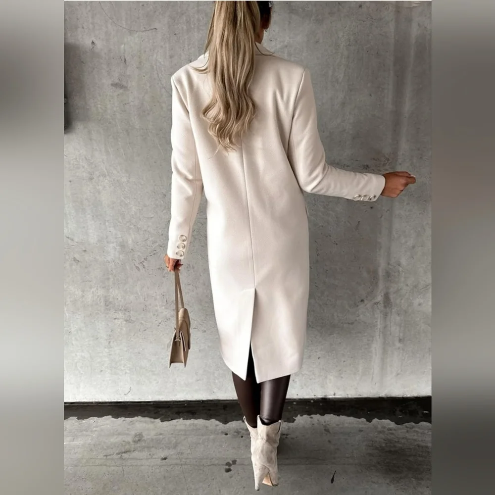 Elegant White Double-Breasted Women's Coat - Picture 3 of 13